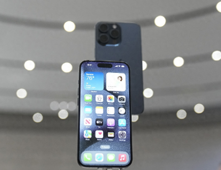 管城回族Apple维修站分享买iPhone15还是华为Mate60 